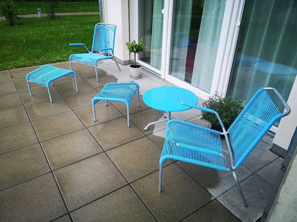 EMBRU Altdorfer Lounge Sessel Hocker Gartentisch Haefeli