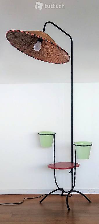  Ziemlich schräge 50s Stehleuchte mit Bambusschirm