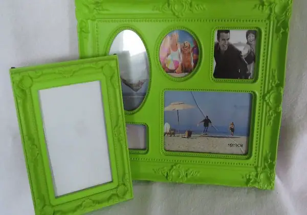 2 Bilderrahmen in knalligem Grün