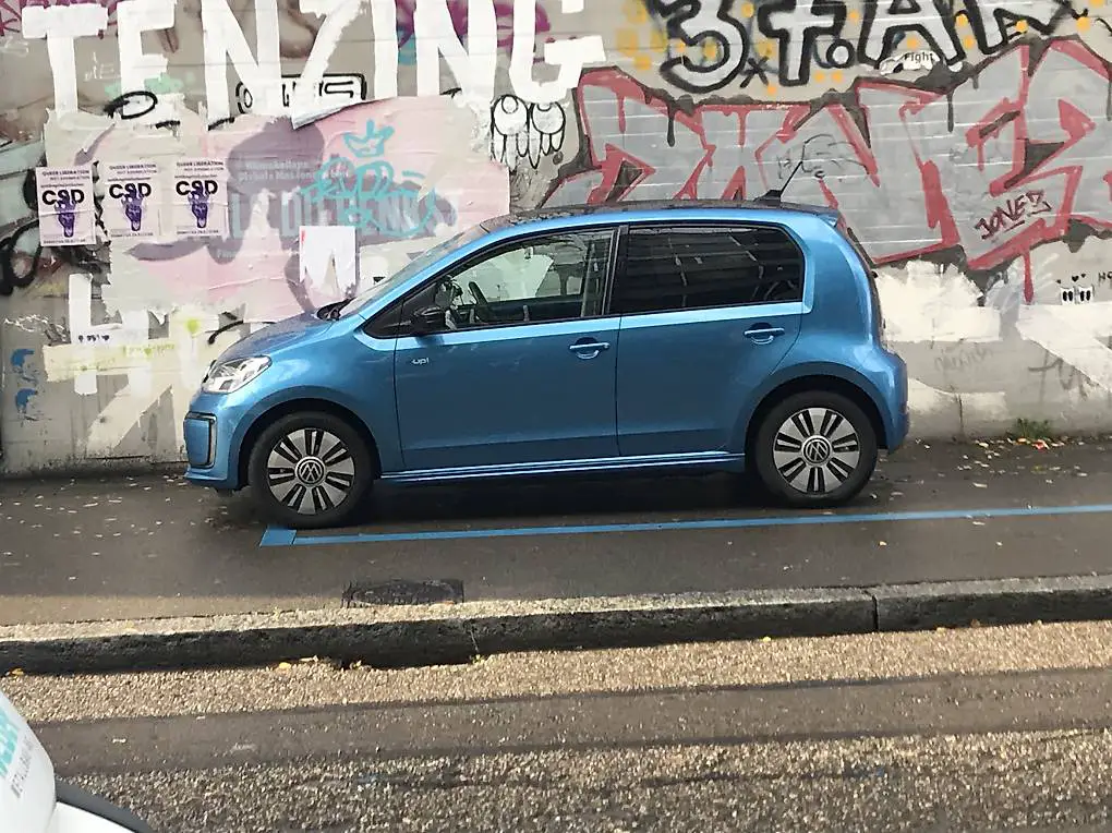VW e-UP Elektro, 66"000km, MFK, Unfallfrei, 1. Hand, NR