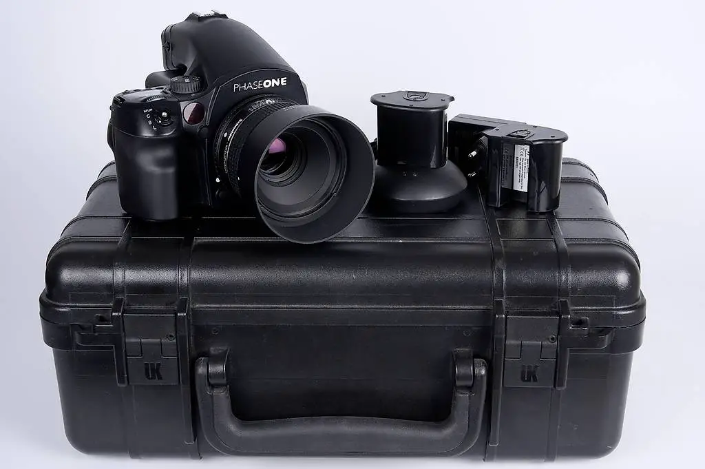 Phase One IQ180 con DF+ e 80mm Schneider