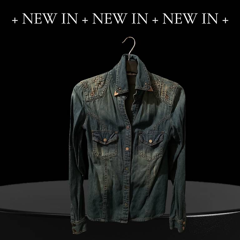 Coole Jeansbluse mit Nieten, Gr. S, Top Zustand, Sommer Trend