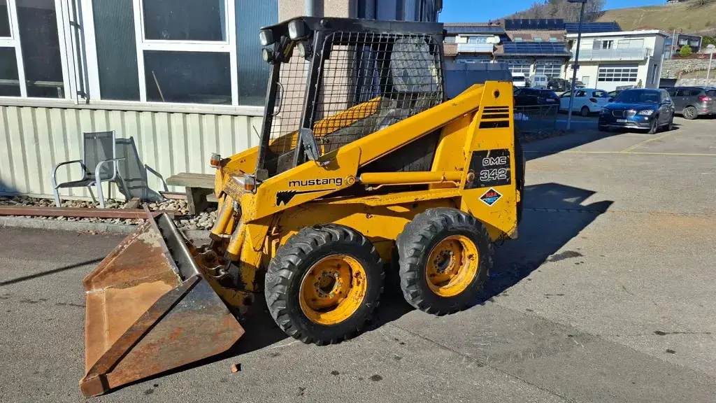 Hoflader Mustang OMC 342