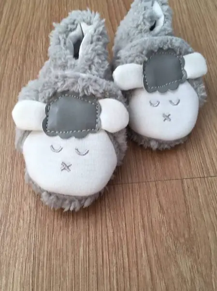 NEUE Finken für Babys ca. 0-6 Monate