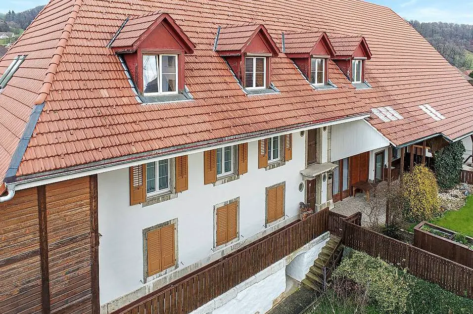 Mehrfamilienhaus mit Liebe zum Altbau-Charme