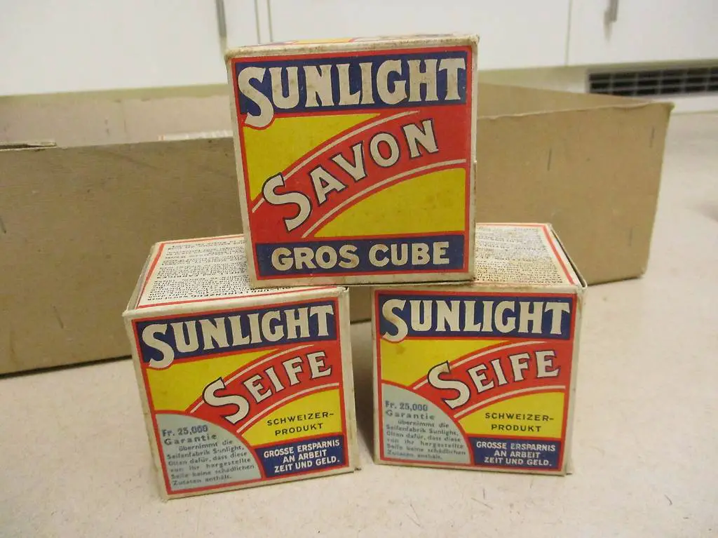 Historische Seifen / savon SUNLIGHT - Deko - alte Packungen