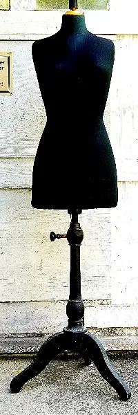 Schneider-Kleiderbüste Frau ca. 38-40