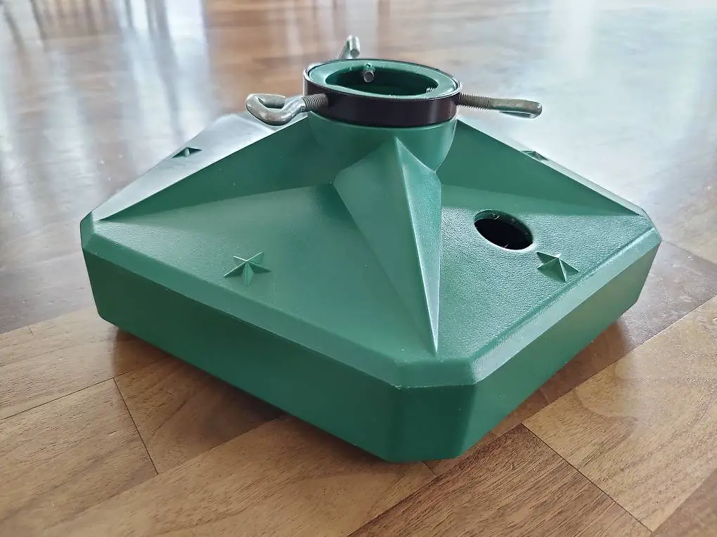 Christbaum-Ständer aus Kunststoff