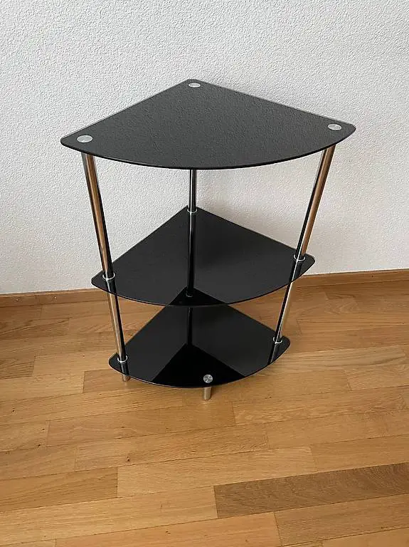 Eckregal in gutem Zustand