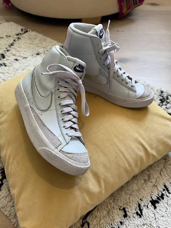 Coole NIKE Sneaker Neuwertig