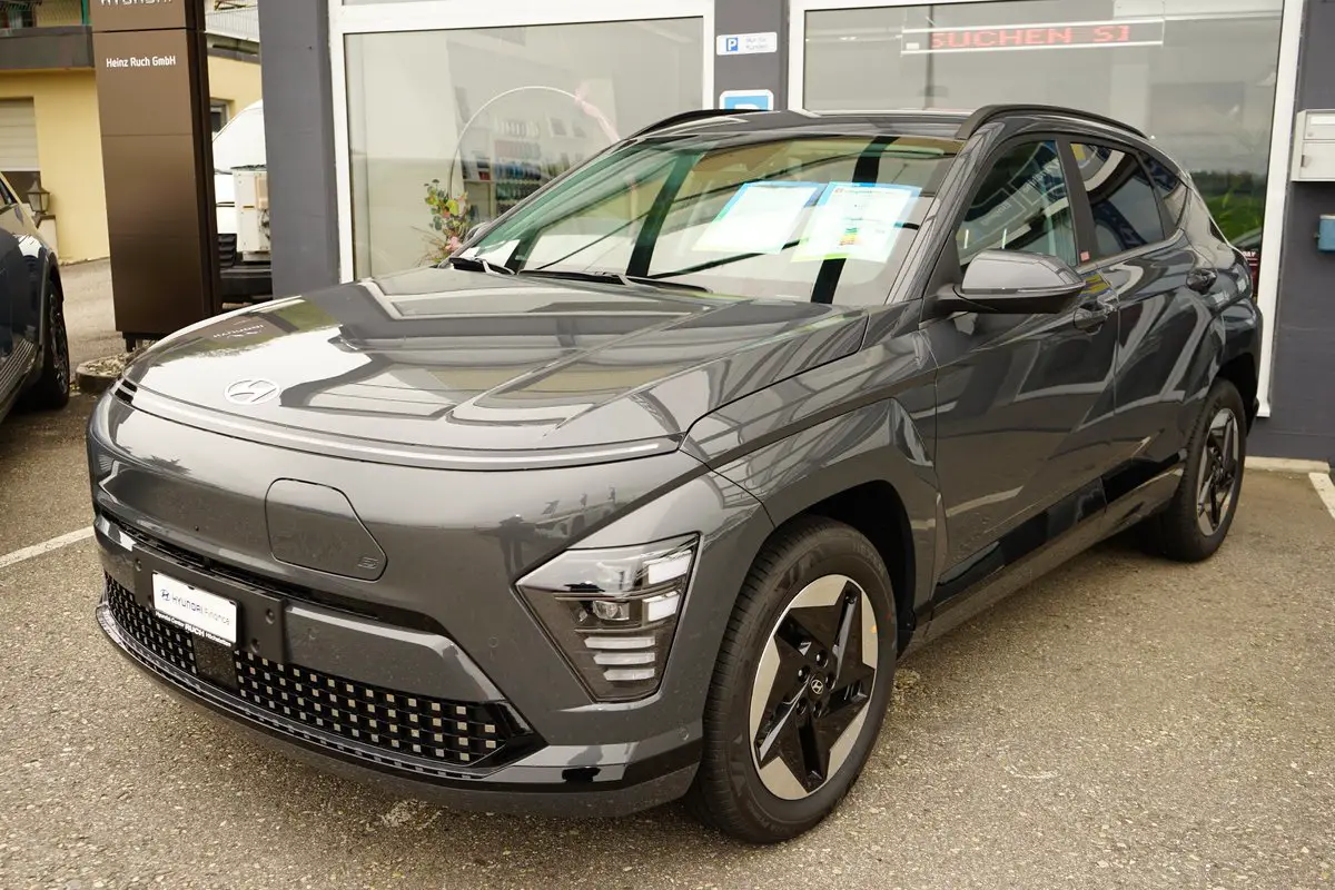 hyundai kona ev 65.4 kwh amplia