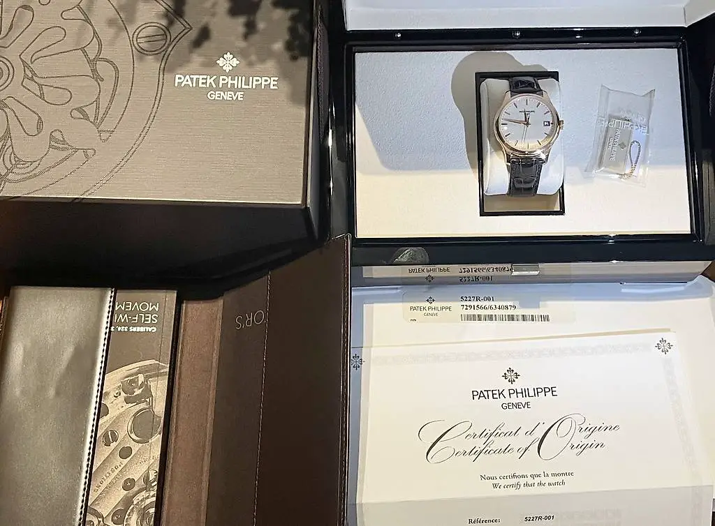 Patek Philippe Calatrava 5227r Full Set