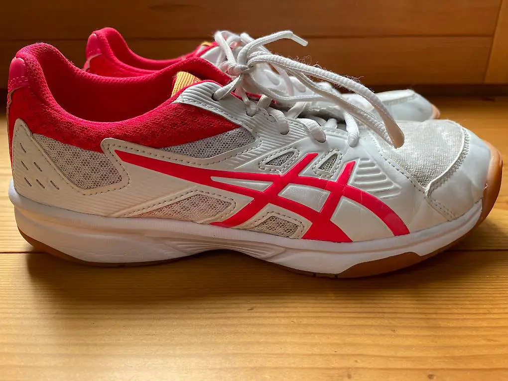 Hallenturnschuh von Asics Grösse 39
