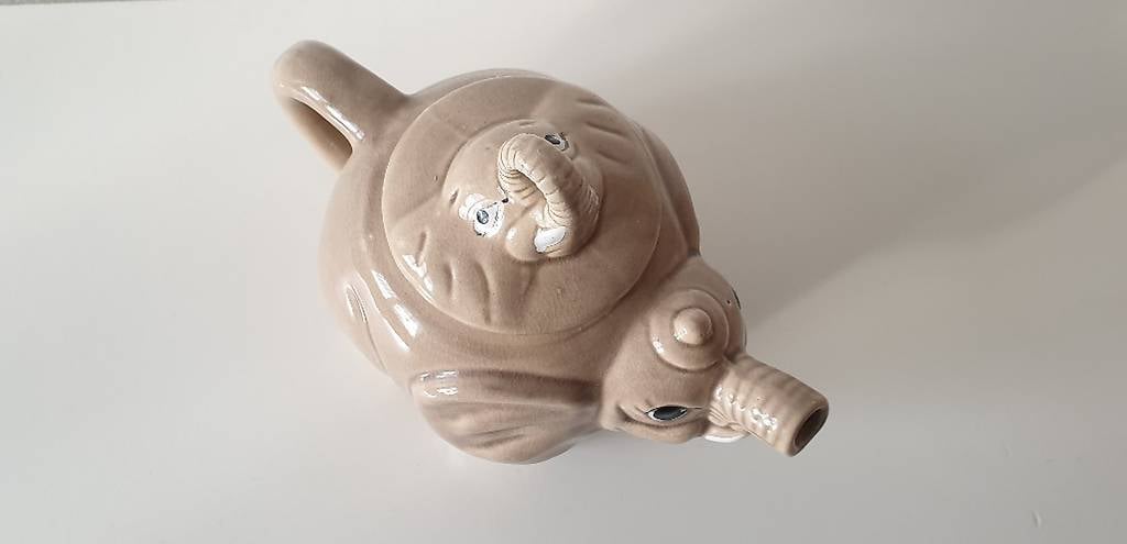Teekanne Elefant beige grau Porzellan Keramik