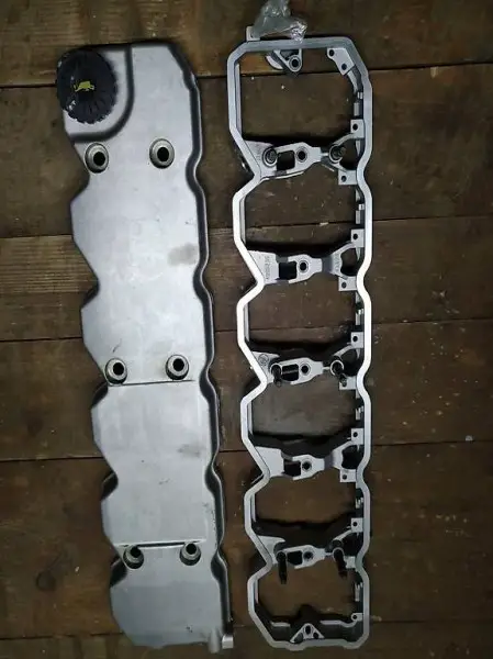 Cummins Ventildeckel und Rahmen 2830882 4899235