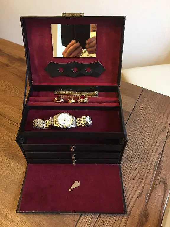 Schönen Damen Schmuckkästchen mit Schlüssel