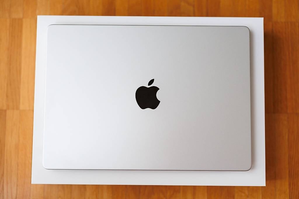 macbook pro 14" | m3 pro | 36gb ram | 1tb ssd