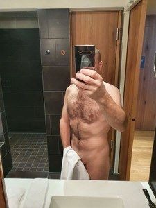 Schlanker und gepflegter Mann sucht besuchbare Dame.