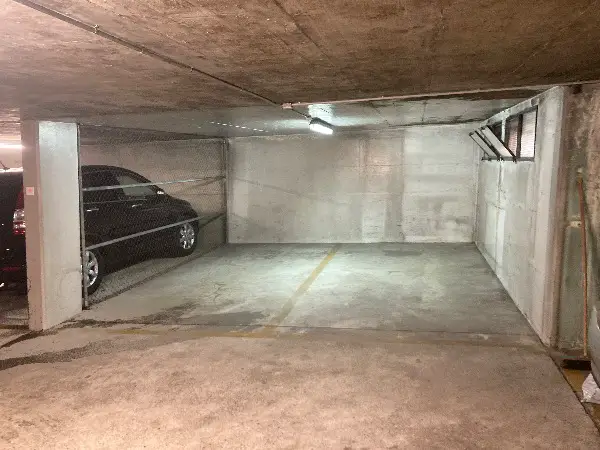 Place de parc sous-sol, Av. Boveresses Lausanne