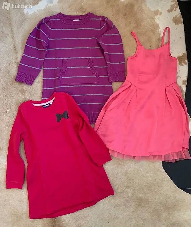 Set: 3 Herzige Mädchenkleider - Grösse 98/104