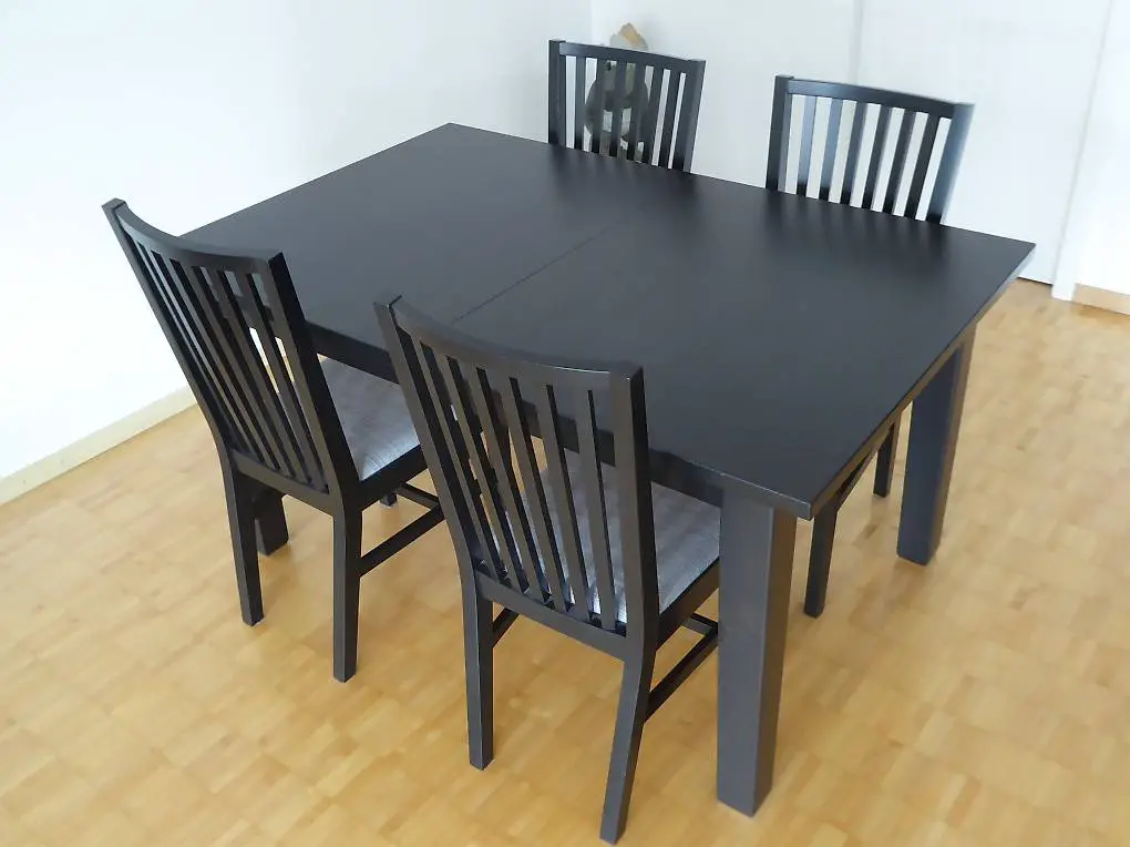 Esstisch / Ausziehtisch STORNÄS, 4 Stühle NORRNÄS schwarz