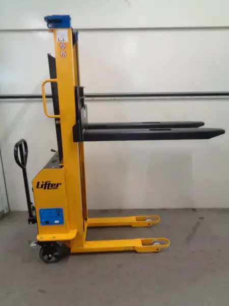 LIFTER Deichselstapler 1 ton, 1.63 m, Hub elektrisch (Occasion)