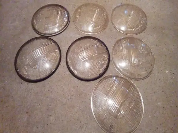 VW Käfer Scheinwerfer Glas R2 20 CHF pro Stück.