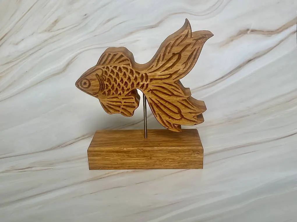 Holzfisch handgefertigt