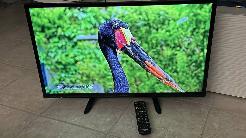 PANASONIC TX-32FSW404 Tuner schwarz Top Zustand