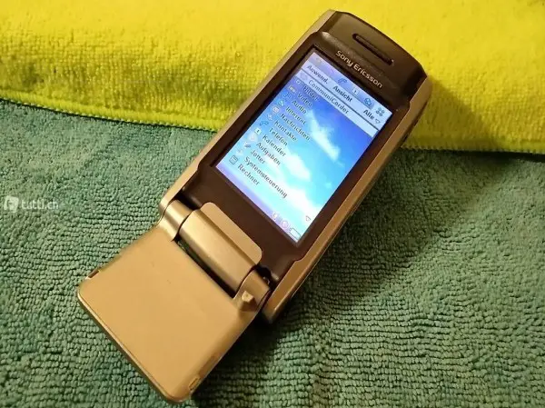 Sony Ericsson P900 Smartphone mit Touch inkl. Ladekabel