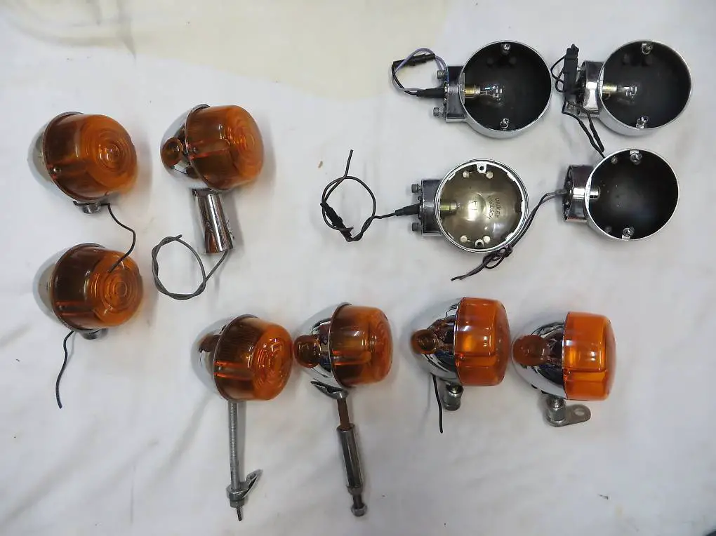 Diverse Harley Davidson Blinker chrom gross