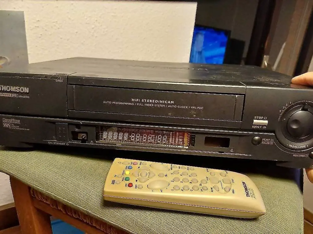 Videoregistratore THOMSON cassette VHS, telecomando, funziona