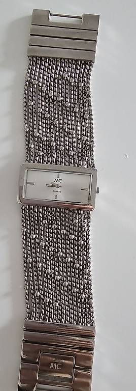 MC Quarz Uhr