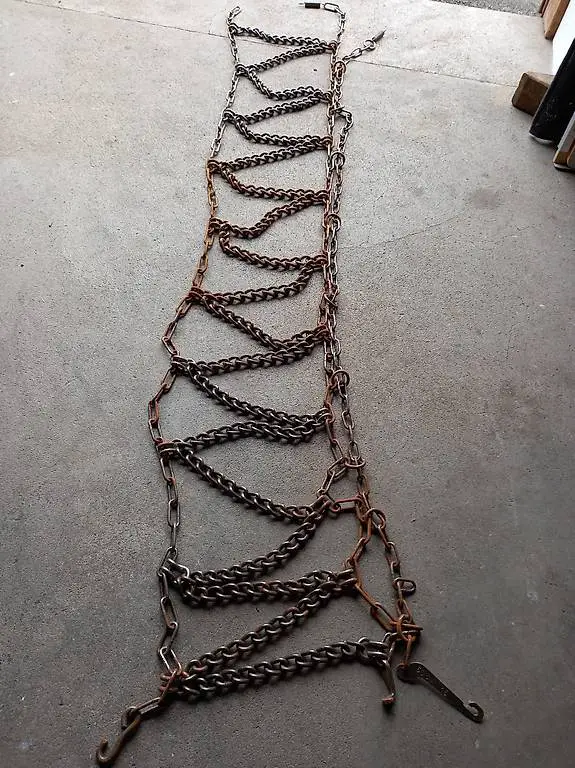 4 Seltene, antike Schneeketten / Ketten fürs Gelände