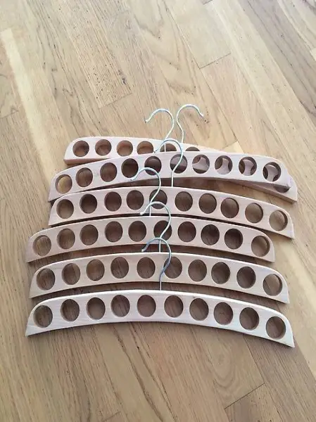 6 Kleiderbügel Lochbügel Schal Tücher Krawatten