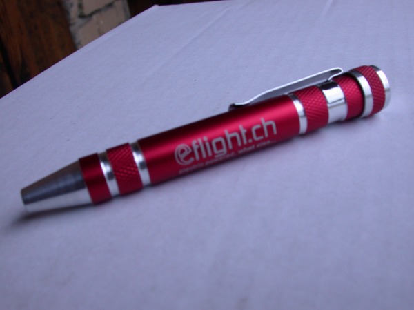 Schraubenzieher mit auswechselbaren Einsätzen