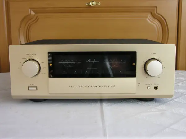 Accuphase E-408 Verstärker Vollverstärker PIA