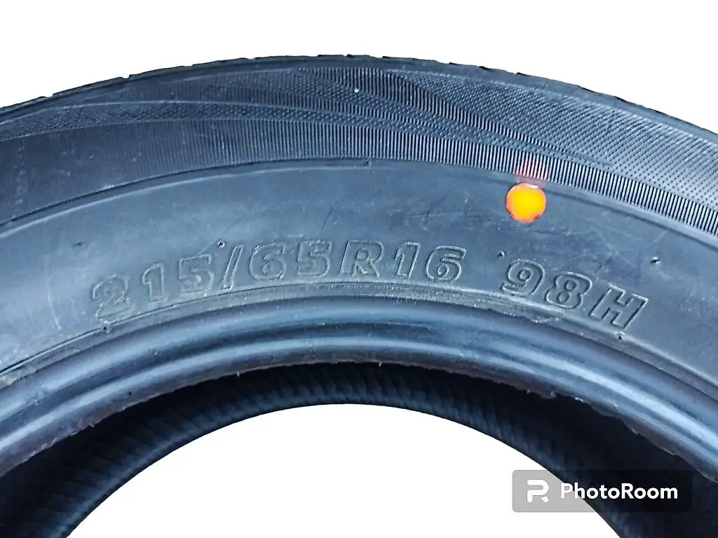 pneumatico nuovo Kumho 215/65R16