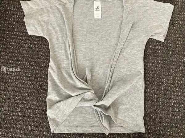 Herziges kurzarm Jäckli Gr.122