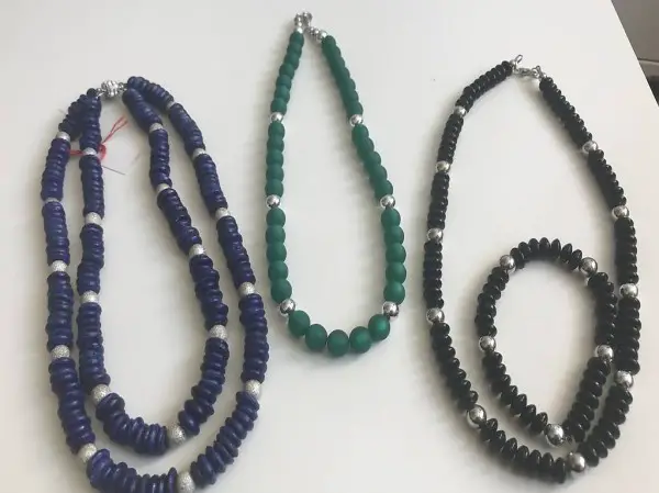 Modische Ketten, verschiedenes Material, eigene Kreation neu