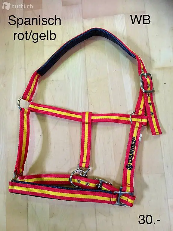 Neues schönes Halfter in Spanischfarben