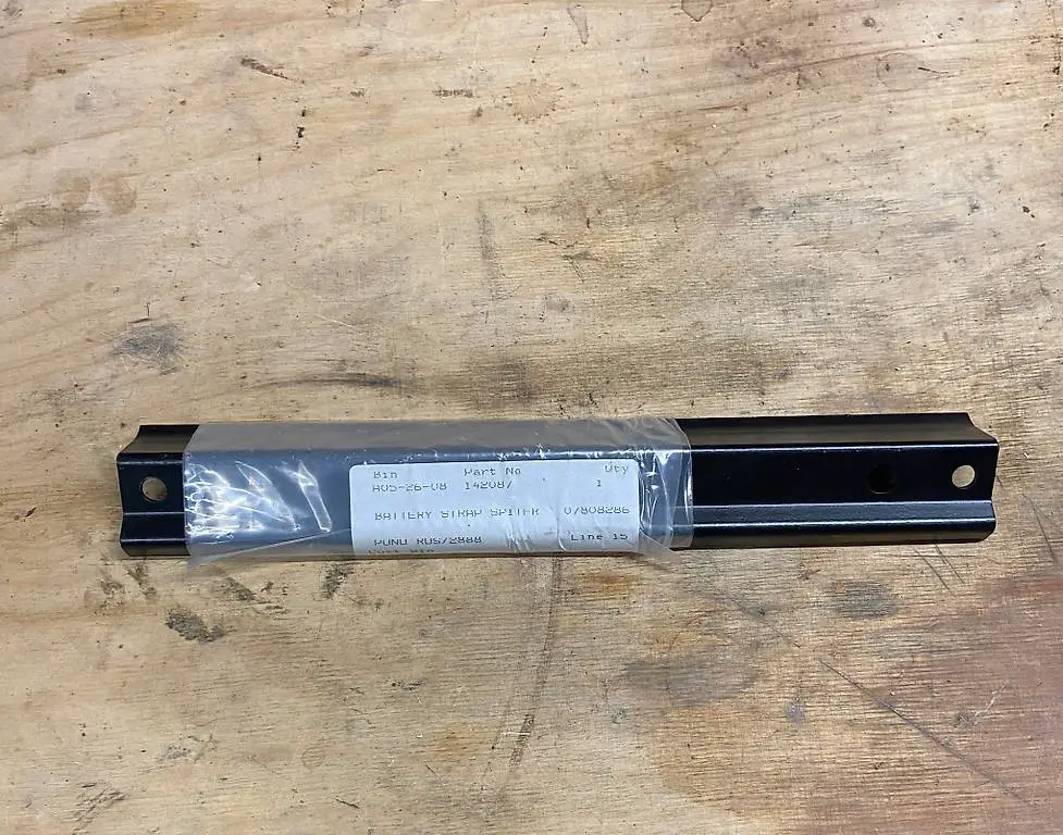 Triumph Spitfire Haltebügel Batterie