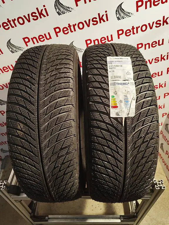 235 60 18 NEU winterreifen