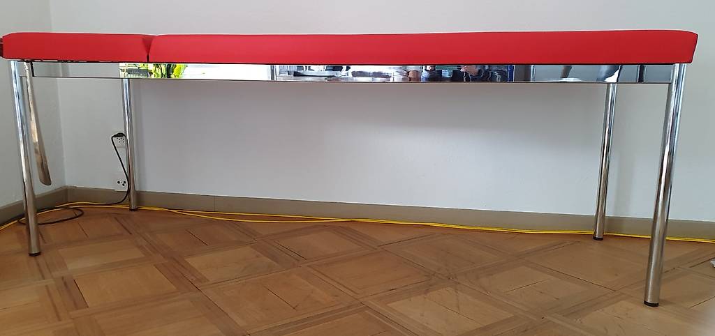 USM Haller Arzt-Liege rot