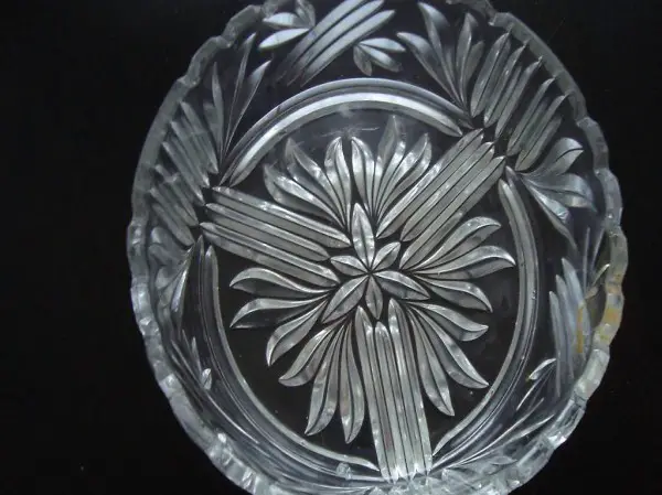 Salatschüssel aus Kristall / Estrichfund