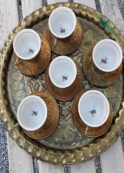 sehr altes Moccaservice mit Messingtablett