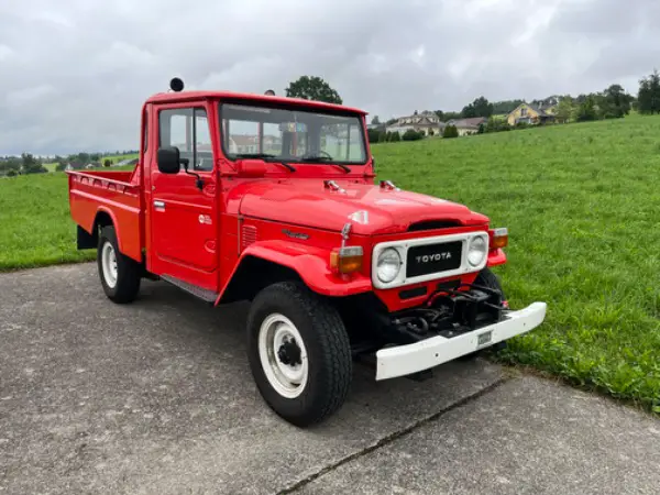 Toyota Land Cruiser FJ45 4.2L Benzin Brücke