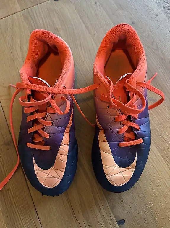 Fussball Boots + Schutz - Gross 34