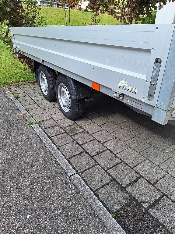 Autoanhänger Sachentransporter ab Mfk, Pneu Neu