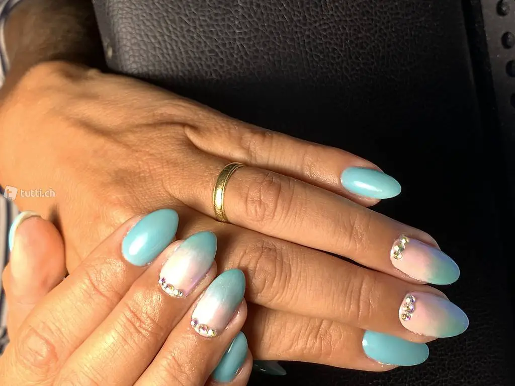 Ricostruzione in gel, acryl e smalto semipermanente